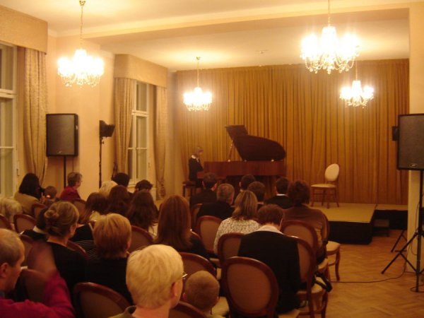 Archidiecezjalna Szkoła Muzyczna II stopnia im. ks. Kardynała Franciszka Macharskiego w Krakowie -