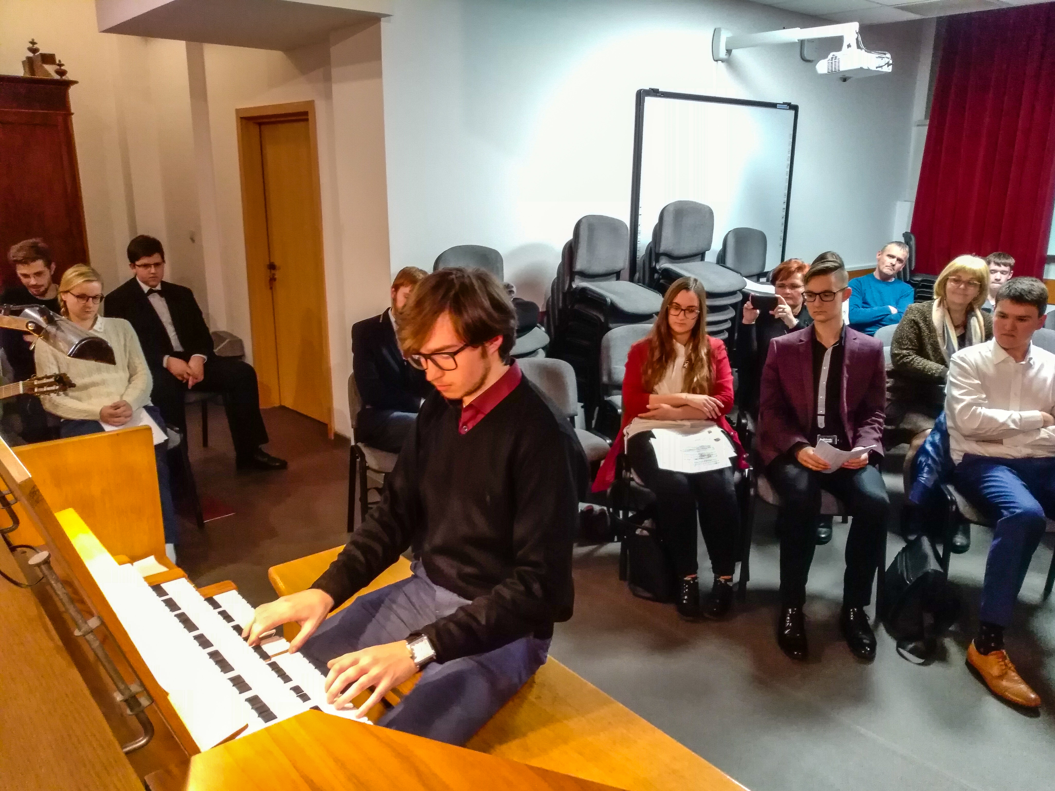 Archidiecezjalna Szkoła Muzyczna II stopnia im. ks. Kardynała Franciszka Macharskiego w Krakowie -